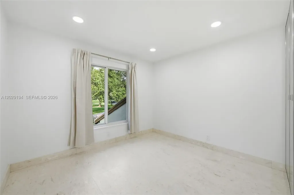22384 Thousand Pines Lane Boca Raton FL 33428