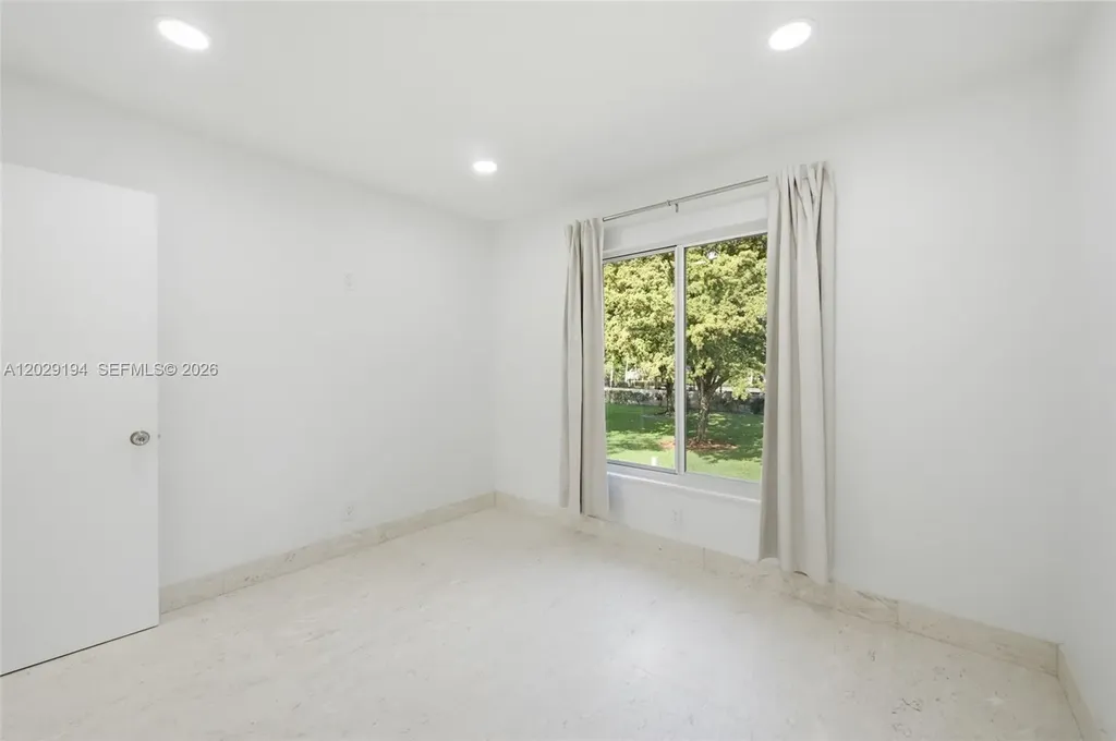22384 Thousand Pines Lane Boca Raton FL 33428