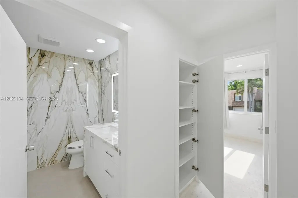 22384 Thousand Pines Lane Boca Raton FL 33428