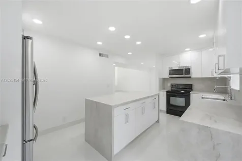 22384 Thousand Pines Lane Boca Raton FL 33428