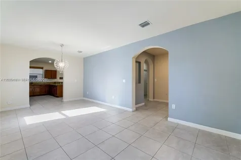 16946 SW 90th Terrace Circle Miami FL 33196