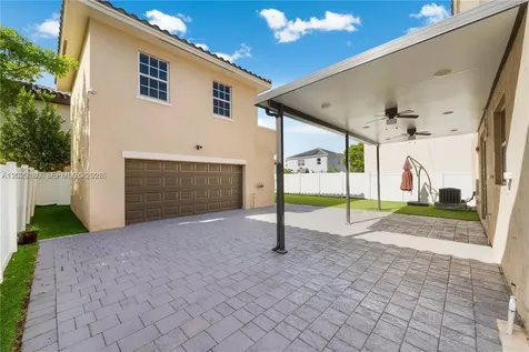 16946 SW 90th Terrace Circle Miami FL 33196