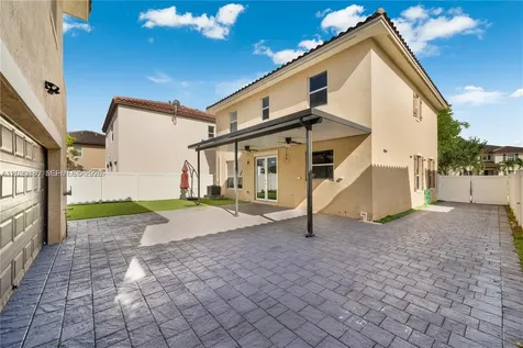16946 SW 90th Terrace Circle Miami FL 33196