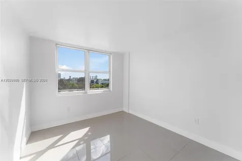 17890 W Dixie Hwy 501 Highway North Miami Beach FL 33160