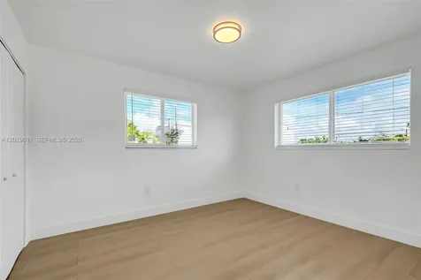 1632 NW 16th Terrace Miami FL 33125