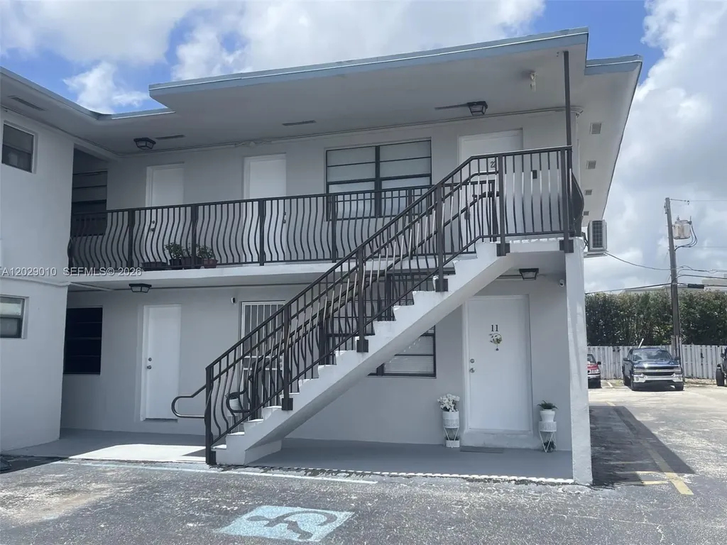 4590 SW 67th Avenue Miami FL 33155