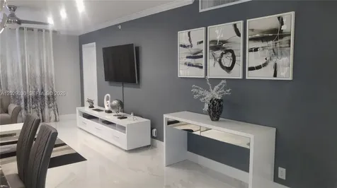 2501 S Ocean Drive Hollywood FL 33019