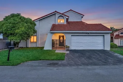 17532 NW 61st Court N Hialeah FL 33015