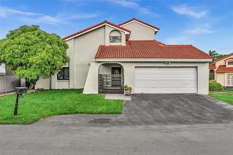 17532 NW 61st Court N Hialeah FL 33015