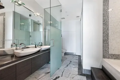 200 Biscayne Boulevard Way Miami FL 33131