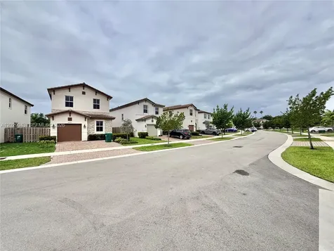 2462 NW 131st Circle Miami FL 33167