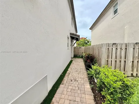 2462 NW 131st Circle Miami FL 33167
