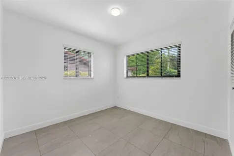 680 W 50th Place Hialeah FL 33012