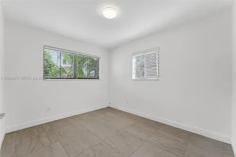 680 W 50th Place Hialeah FL 33012