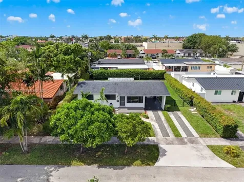 680 W 50th Place Hialeah FL 33012