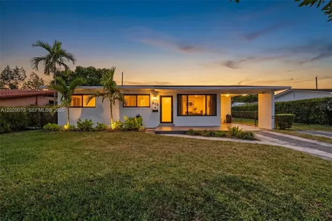 680 W 50th Place Hialeah FL 33012