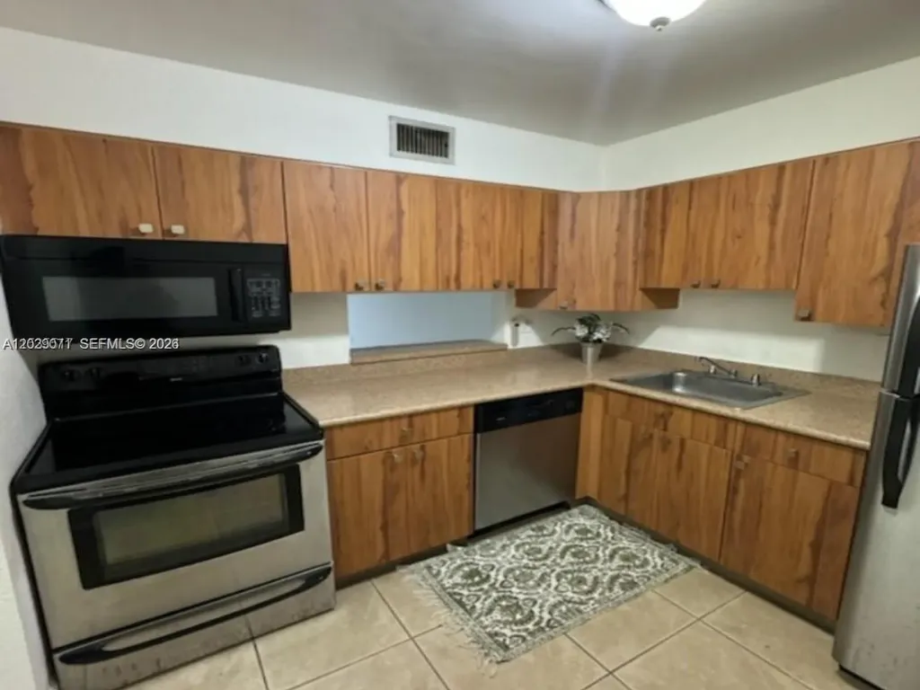5241 Geneva Way Doral FL 33166