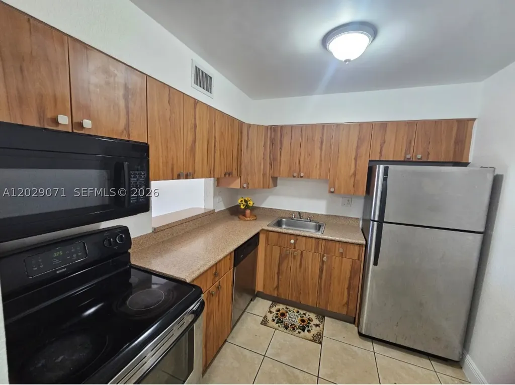 5241 Geneva Way Doral FL 33166