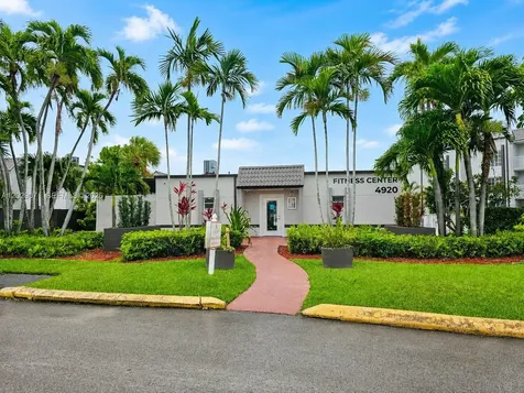 5241 Geneva Way Doral FL 33166