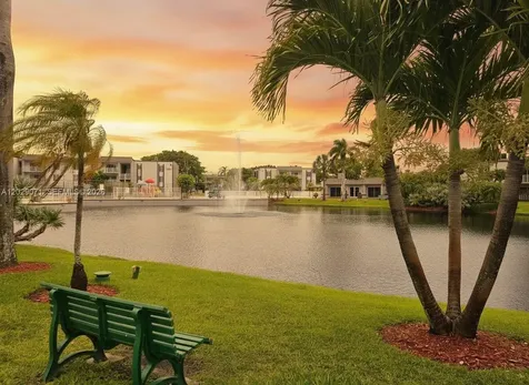 5241 Geneva Way Doral FL 33166