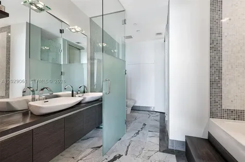 200 Biscayne Boulevard Way Miami FL 33131