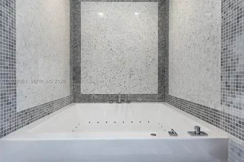 200 Biscayne Boulevard Way Miami FL 33131