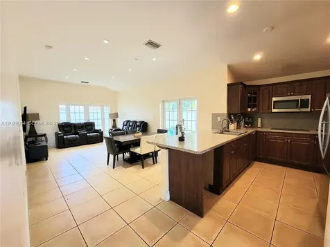 5267 NW 186th Lane Miami Gardens FL 33055