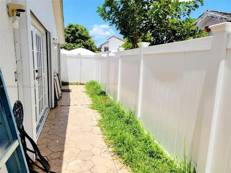5267 NW 186th Lane Miami Gardens FL 33055