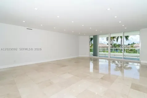 21050 NE 38th Avenue Aventura FL 33180