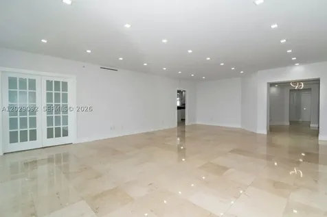 21050 NE 38th Avenue Aventura FL 33180