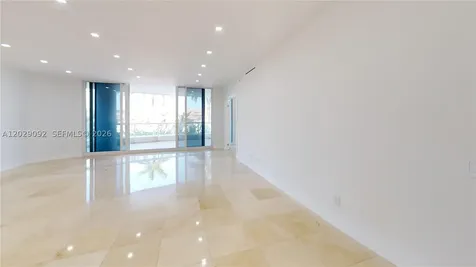 21050 NE 38th Avenue Aventura FL 33180