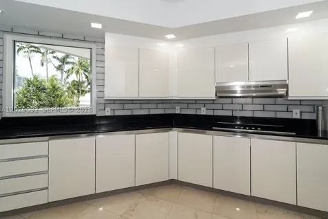 21050 NE 38th Avenue Aventura FL 33180