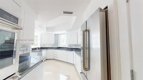 21050 NE 38th Avenue Aventura FL 33180