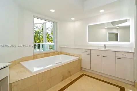 21050 NE 38th Avenue Aventura FL 33180