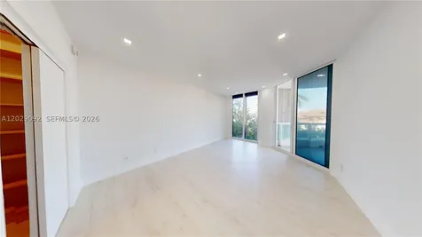 21050 NE 38th Avenue Aventura FL 33180