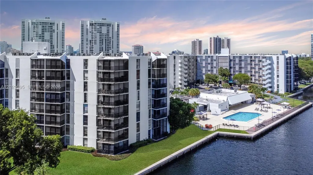 3475 N Country Club Drive Aventura FL 33180