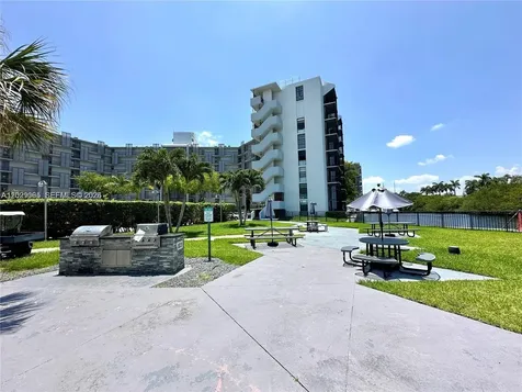 3475 N Country Club Drive Aventura FL 33180