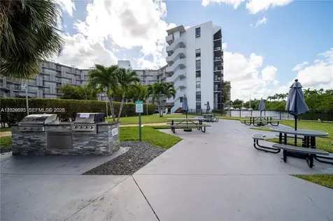3475 N Country Club Drive Aventura FL 33180