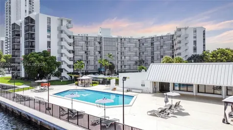 3475 N Country Club Drive Aventura FL 33180