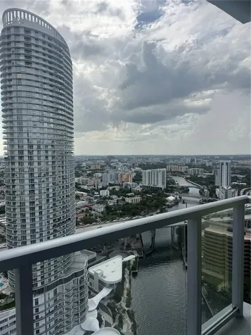 185 SW 7th Street Miami FL 33130