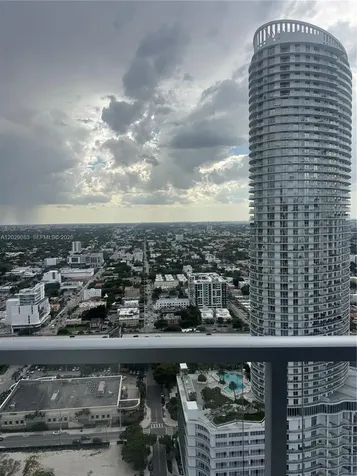 185 SW 7th Street Miami FL 33130