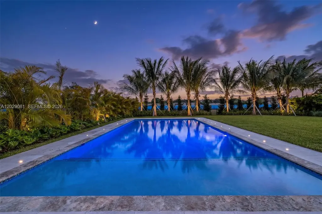 16689 N Botaniko Drive N Weston FL 33326