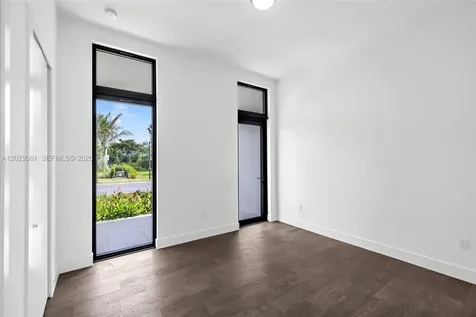 16689 N Botaniko Drive N Weston FL 33326
