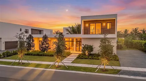 16689 N Botaniko Drive N Weston FL 33326