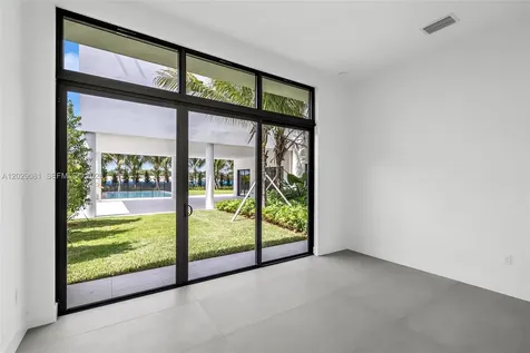 16689 N Botaniko Drive N Weston FL 33326