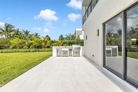 16689 N Botaniko Drive N Weston FL 33326