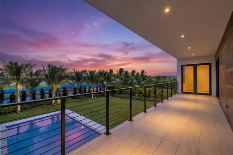 16689 N Botaniko Drive N Weston FL 33326