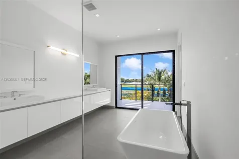 16689 N Botaniko Drive N Weston FL 33326
