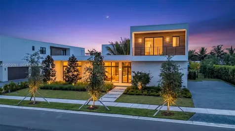 16689 N Botaniko Drive N Weston FL 33326