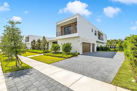 16689 N Botaniko Drive N Weston FL 33326